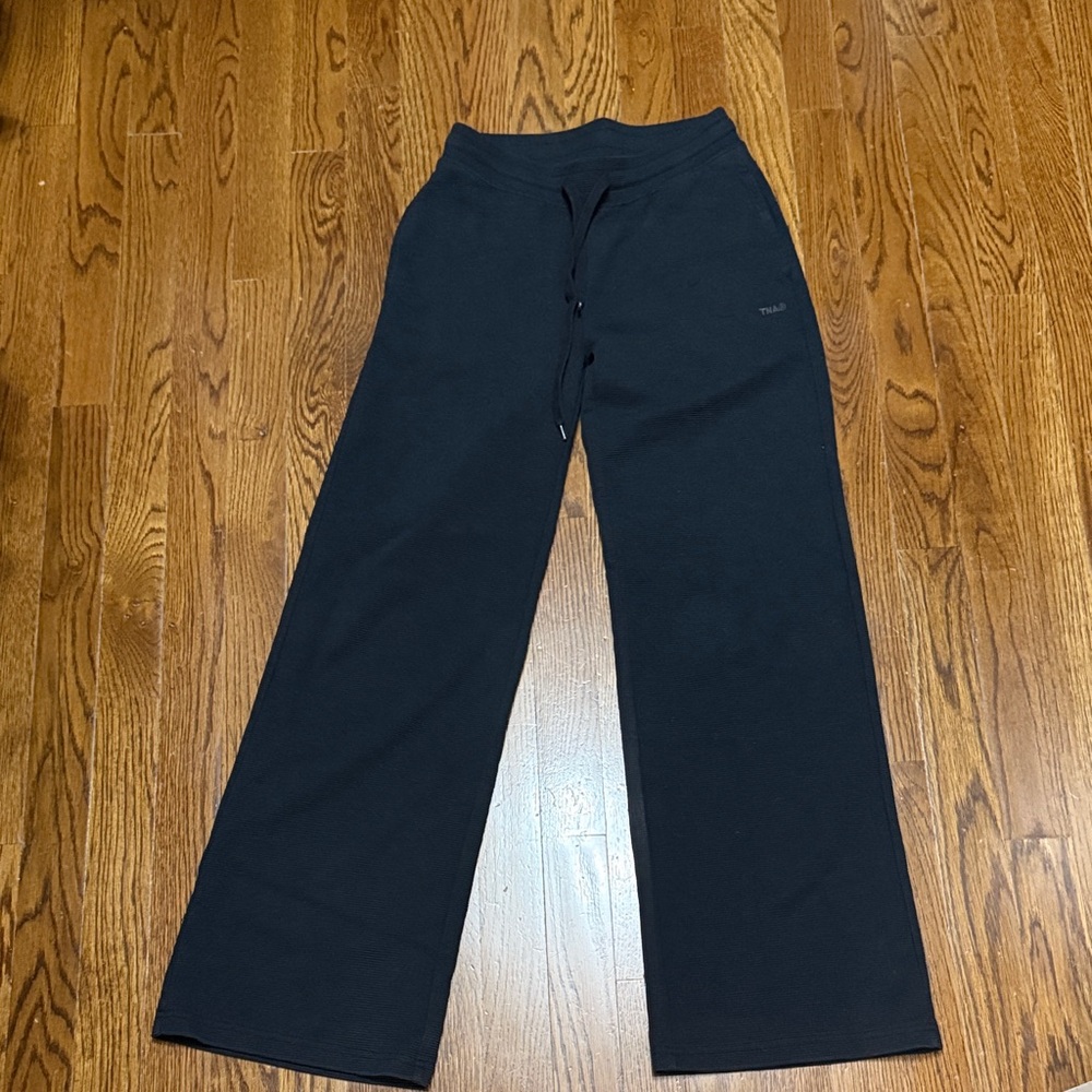 Aritzia women’s black waffle sweatpants
